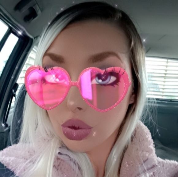 Meet your Posher, Isabella - Picture 1 of 1